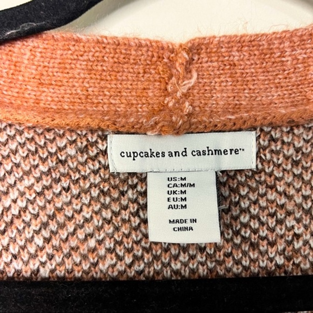 Cupcakes & Cashmere Fuzzy Cropped Pink Plaid Cardigan size Medium Oversize Loose - Picture 4 of 5